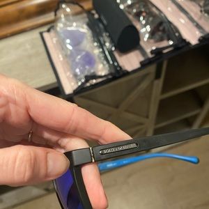 Just selling a pair of men’s Dolce and Gabbana sunglasses. Husband doesn’t wear